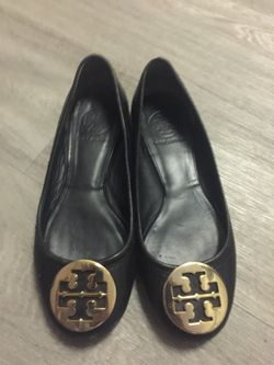 Tory Burch Black flat shoes size 6