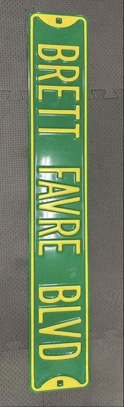 Brett Favre Blvd metal street sign