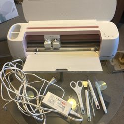 Cricut Maker Cutting Machine Bundle – Excellent Condition