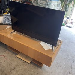 Insignia 43” TV 