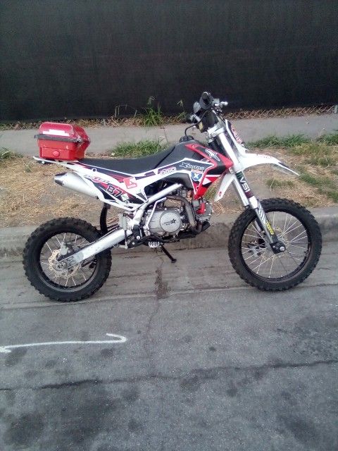 Kit Autocollants + Housse De Siège Blackbird Dream 4 Suzuki Rm-Z 250 Kit Autocollants + Housse De Siège Blackbird Dream 4 Suzuki Rm-Z 250