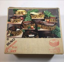 Vintage Bravo Bakeware in a Basket 1at Round Dish Casserole Mid Century Modern