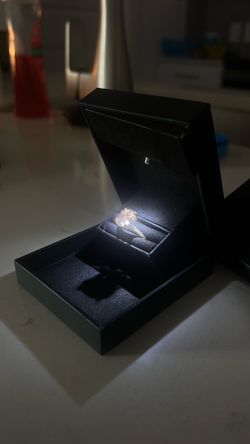 14K Gold 4ct Oval Morganite & Diamond Halo Engagement Ring