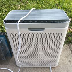!! Air Purifier Almost New With Wi-Fi 