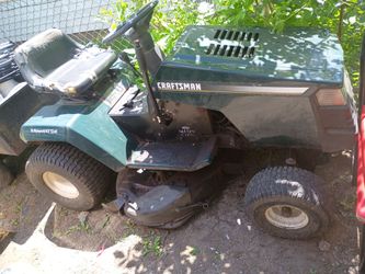 Tractor 🚜🚜 need work 200