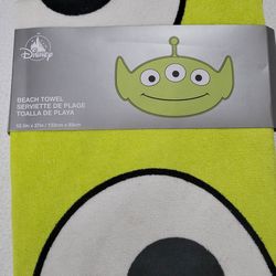 Disney Toy Story Alien Beach Towel 52.5in x 37in