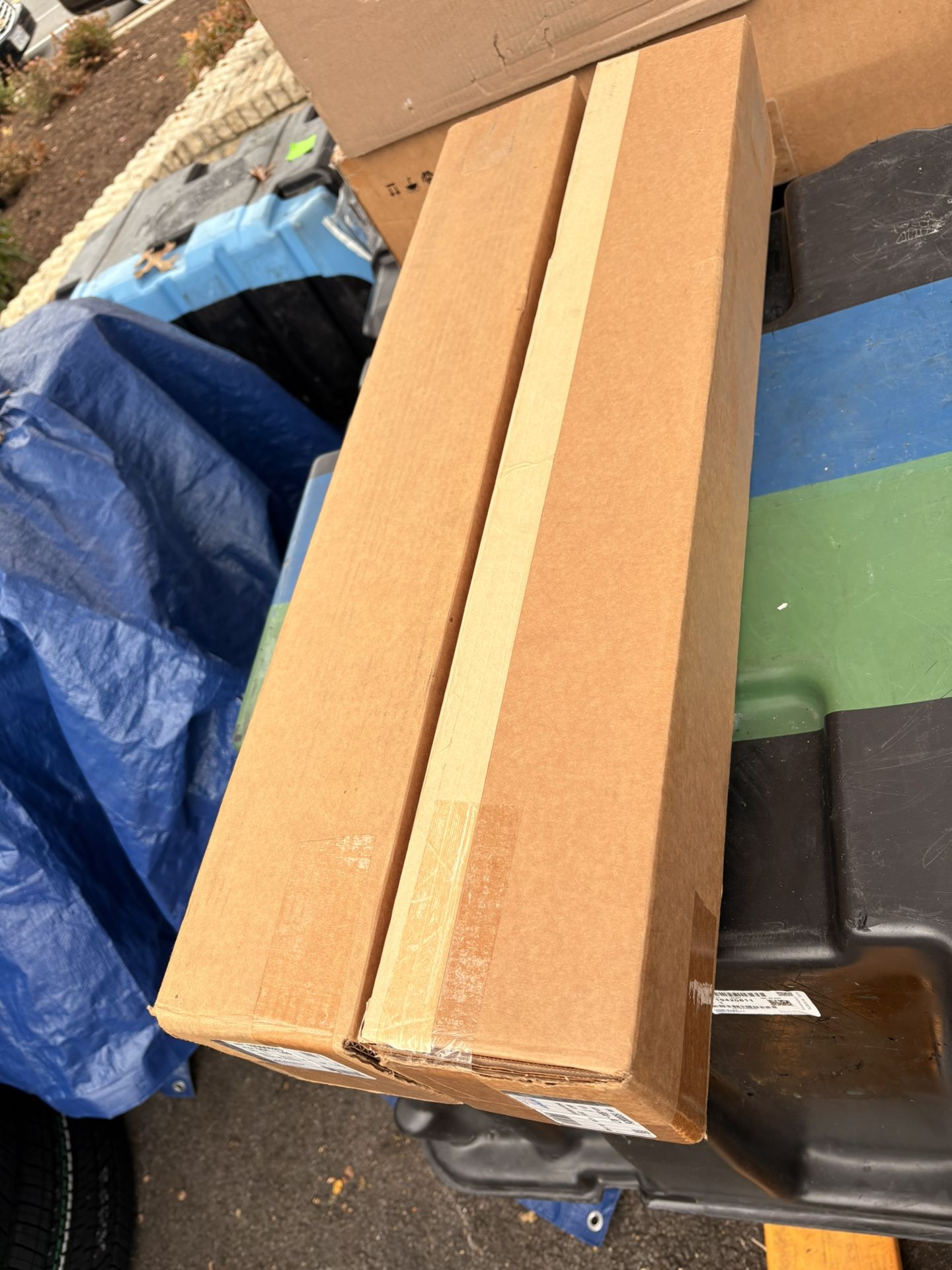 Rear Struts For 2000 To 2006 GMC Yukon Or Suburban