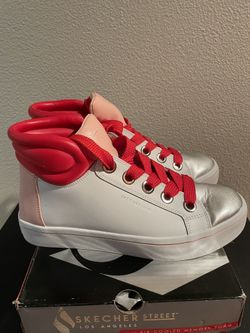 Women’s Skechers High Tops NIB SZ 8.5