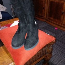 Women Suede Rider Boot 10Med Great Condition 