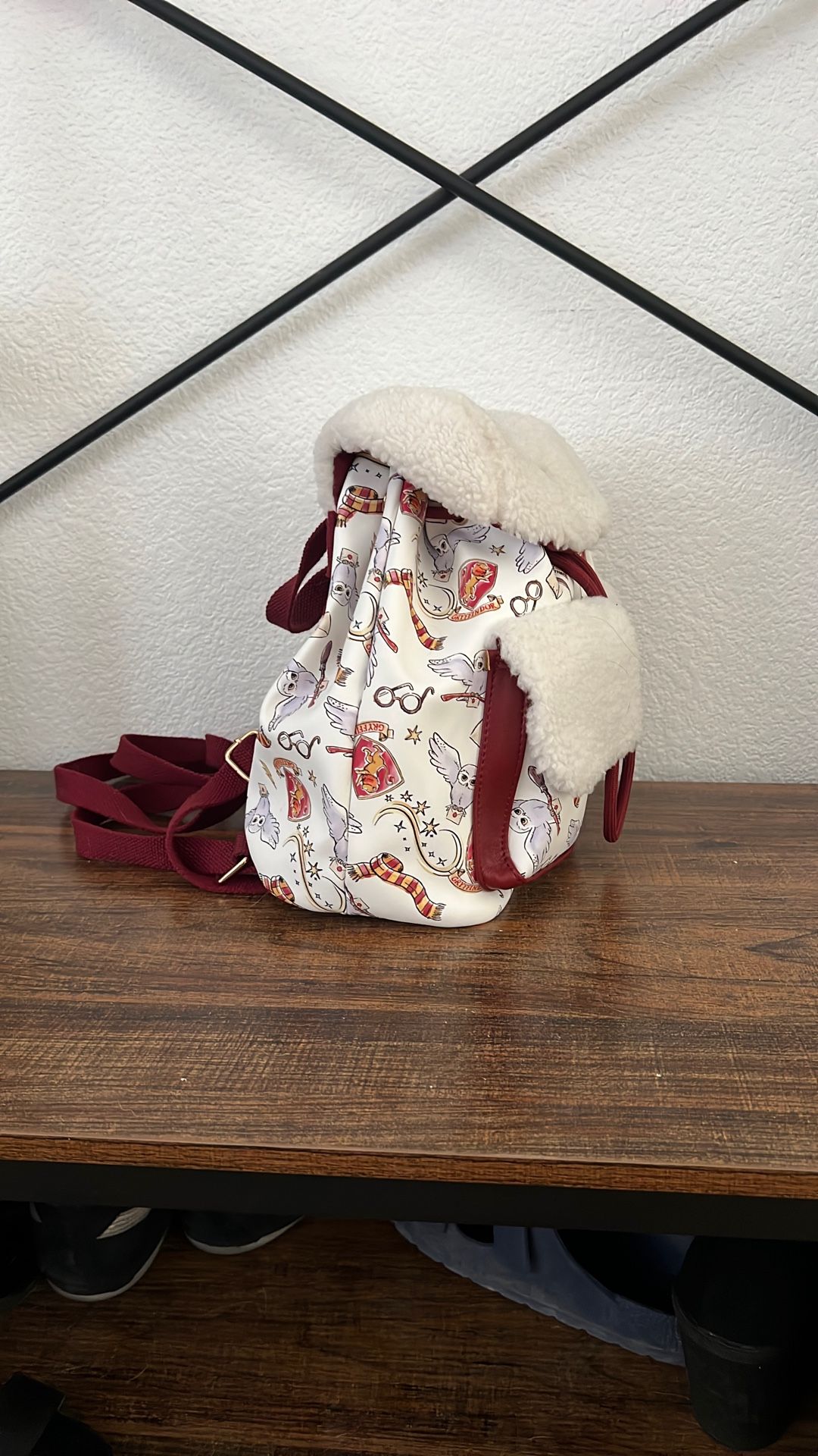 Gryffindor - Hedwig -faux leather drawstring backpack