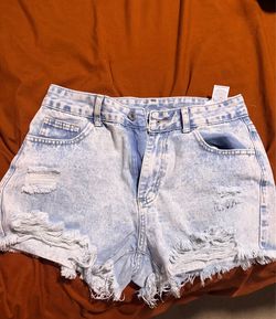 Shorts-Light wash, ripped denim