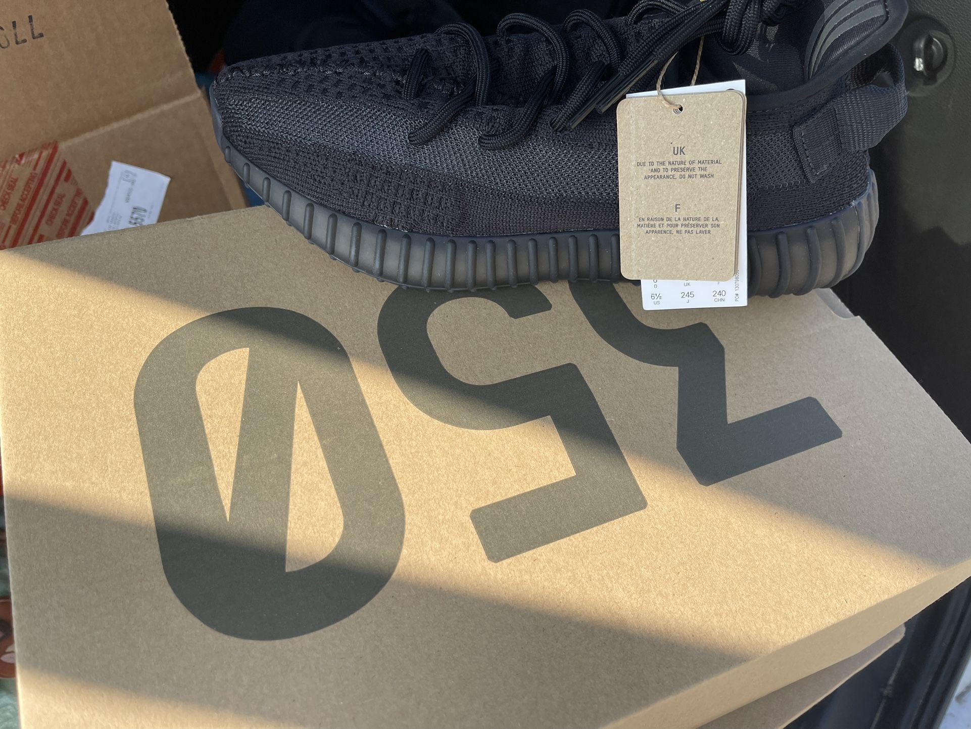 Yeezy 350 Onyx 