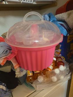 Cupcakes 🧁  Holder  Three tears