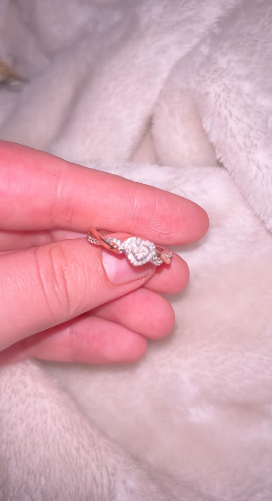 Diamond heart ring