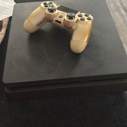 PS4 Slim 