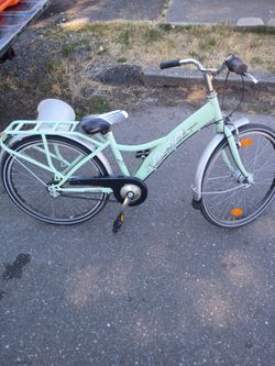 Girls bike