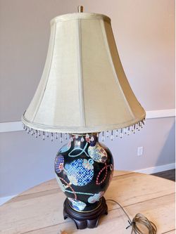 Lamp, collectors item from Ethan Allen with gorgeous hand-painted detail details vintage