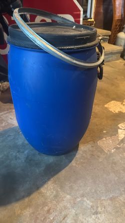 Heavy Duty Plastic Barrel With Lid With Locking Mechanism