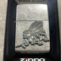 Zippo Navy   Seabee Lighter 