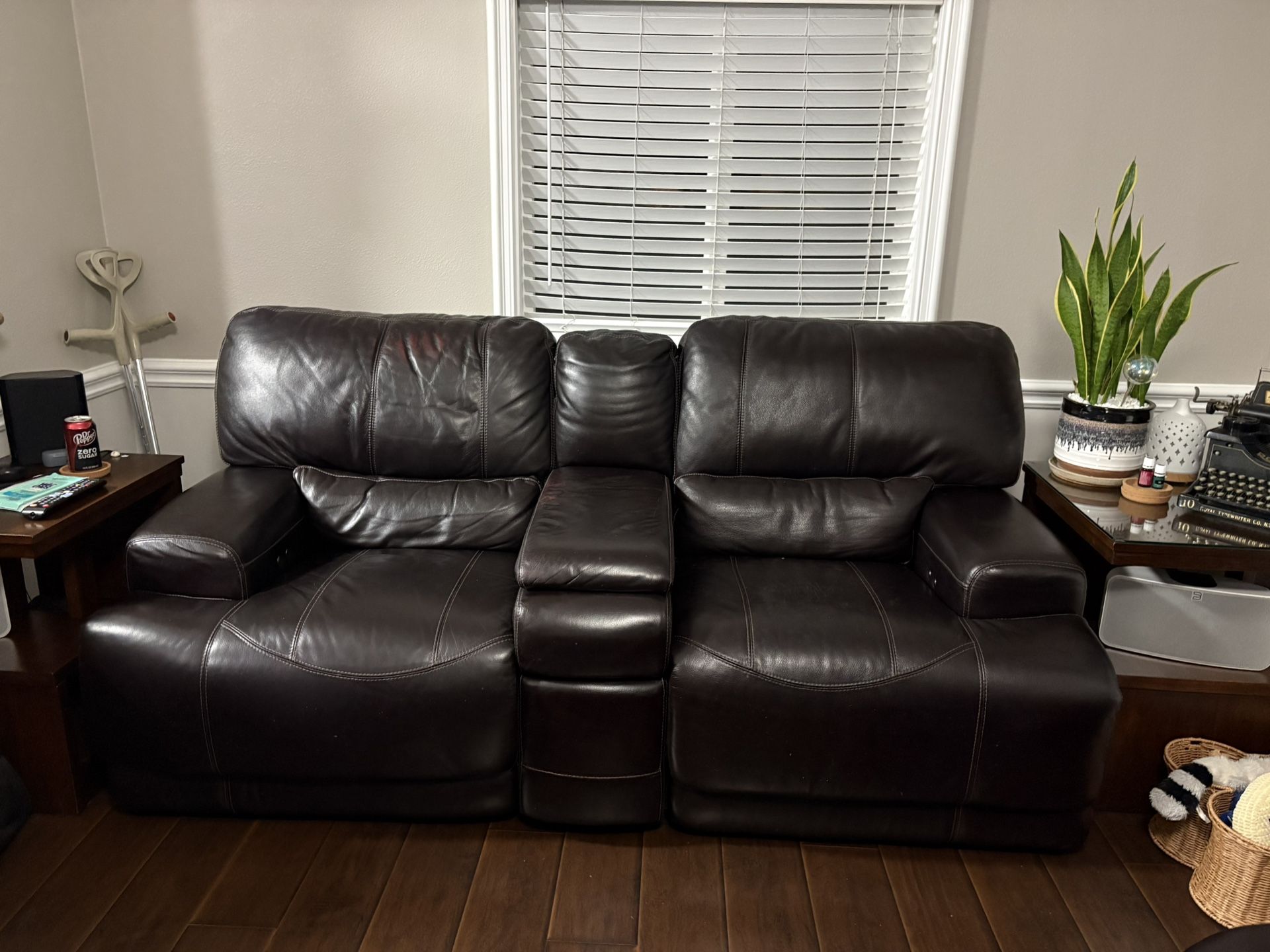 Working Couch set (recliner)
