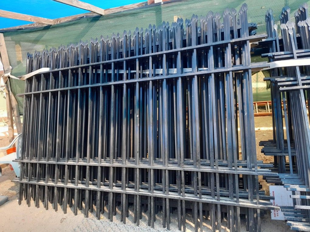 New Heavy Duty Welded Steel Fencing. / Vallados, Cercos de Acero Soldado.