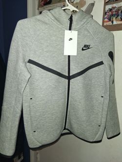 Nike tech kids medium $70
