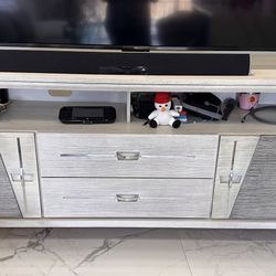 Modern TV stand/ console