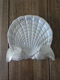 Vintage Arthur Court Aluminum Shell Plate
