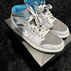 Jordan 1 Mid Blue