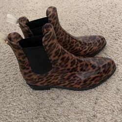 Leopard Rain Boots Size 9 