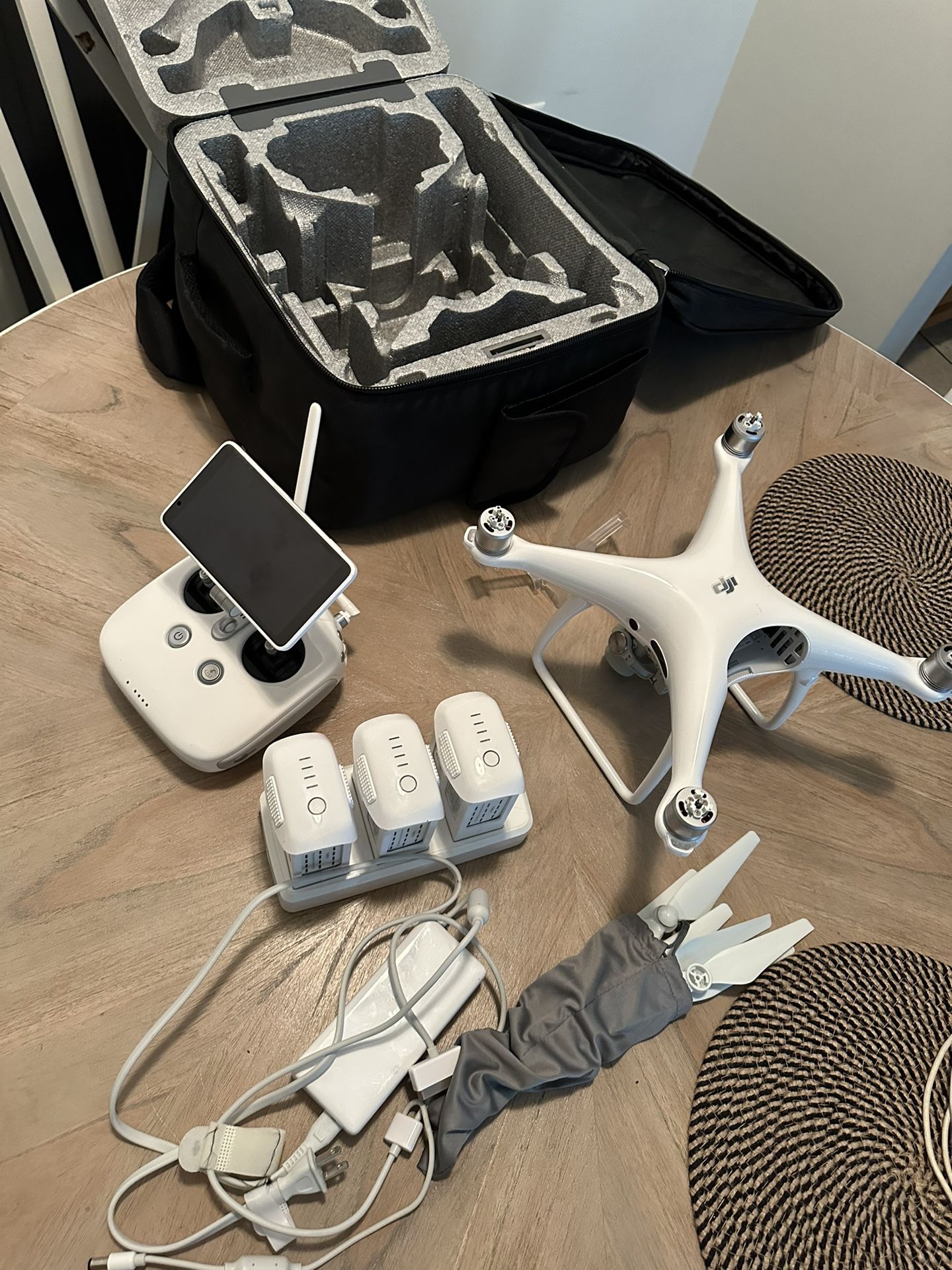 DRONE DJI PHANTOM 4