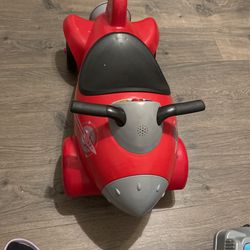 Radio Flyer Retro Rocket Foot-to-Floor Ride-On with Lights & Sounds