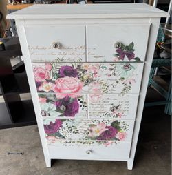5 drawer dresser $70 Gilbert and Ray rd. Check all pics and offers.