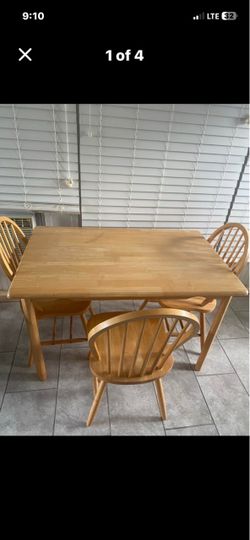 Light Wood Dining Table with Chairs