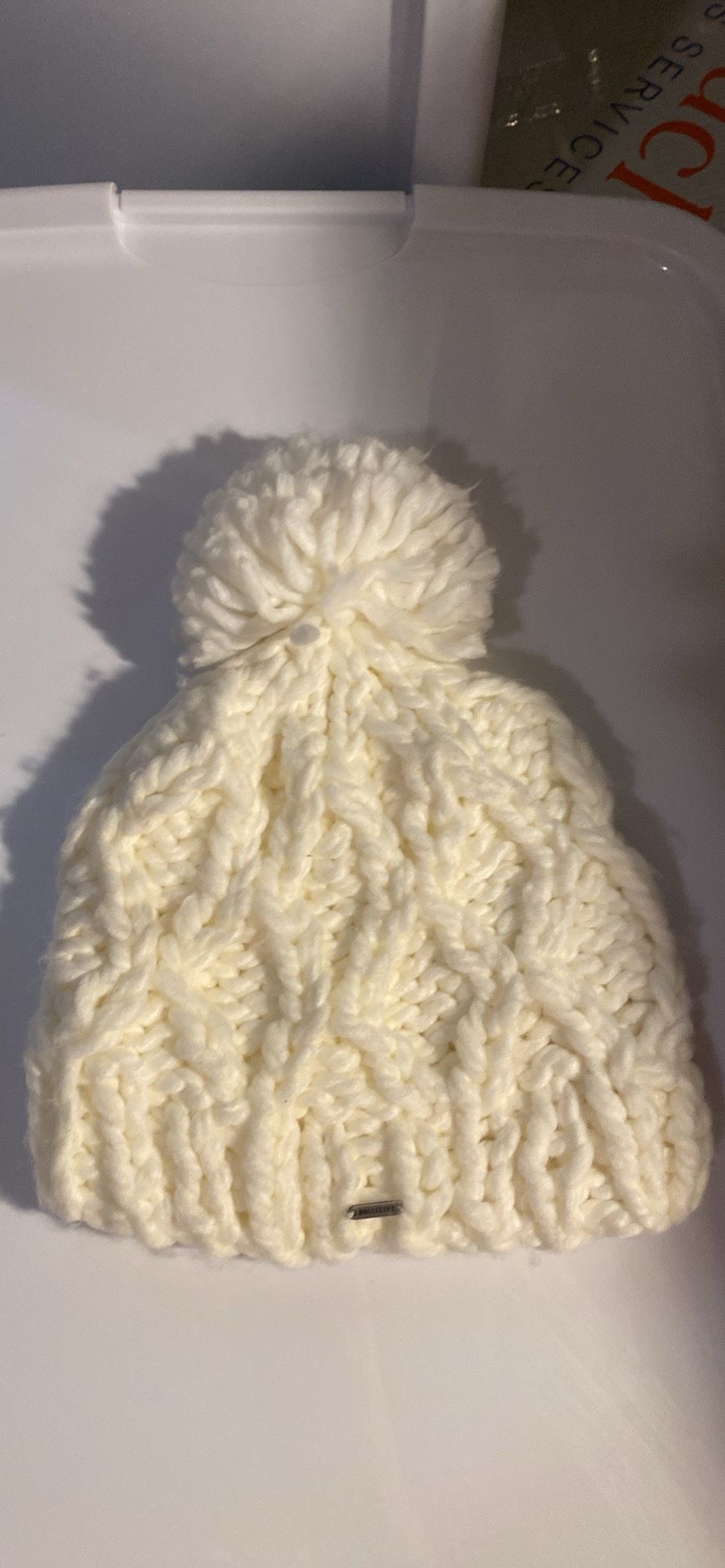 Hollister super soft cableknit crocheted pom beanie and
