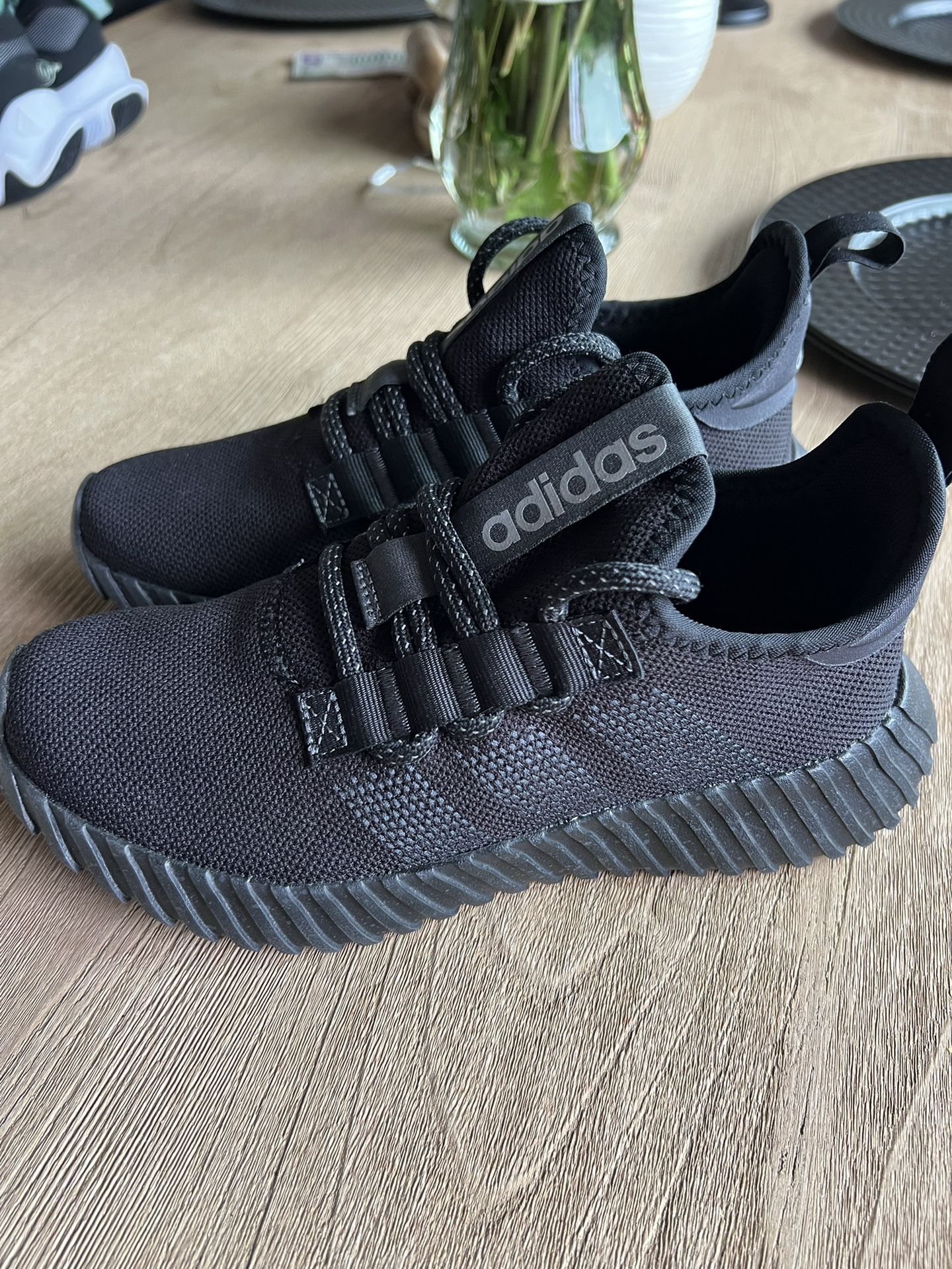 ADIDAS SNEAKERS