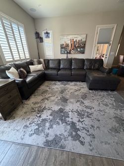 Leather Sectional w/Chaise lounge Gray