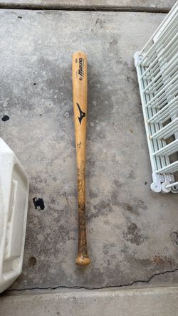 Free wood mizuno bat