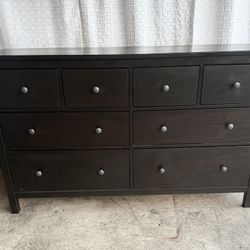 Solid Wood 8- Drawer Dresser !!!