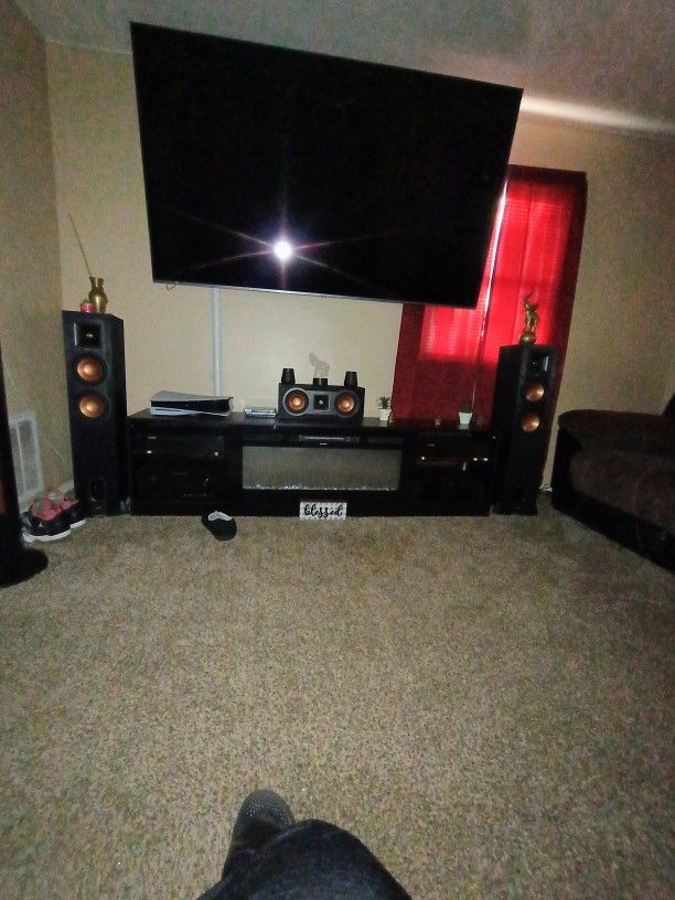 Klipsch Speakers, Center Speaker, And Two Surround Sound Great Deal....