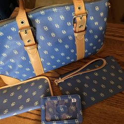 Dooney And Bourke Classic Leather Handbag Set