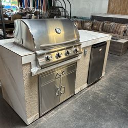Outdoor kitchen Blow Out - $4995