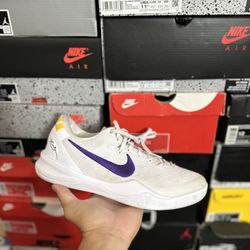 Kobe 8 Protro Lakers Home size 9.5 USED But Clean 