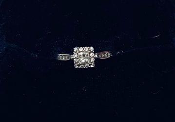 14K White Gold 1/2 CTW Diamond Ring – Size 7