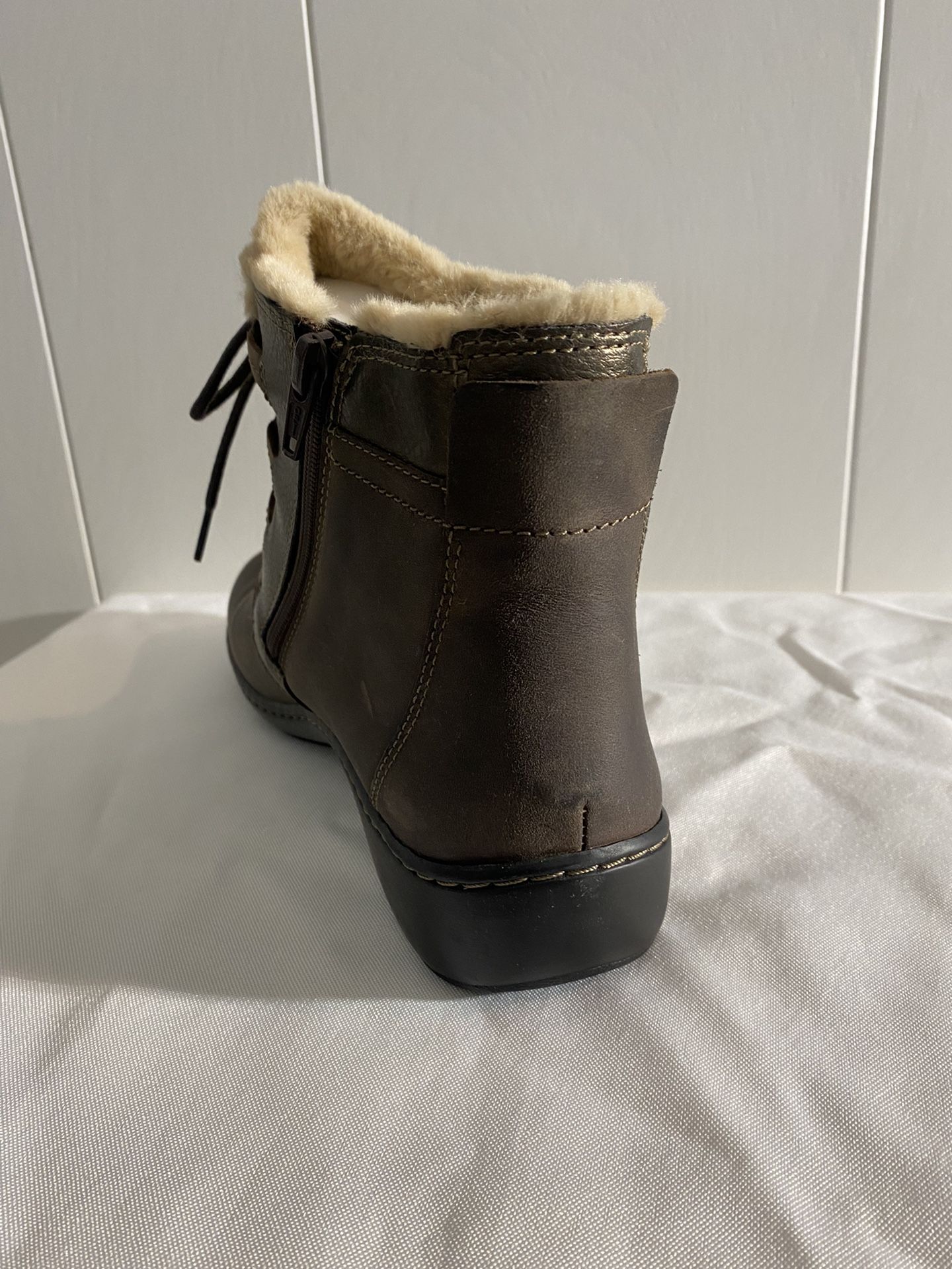 CLARKS WOMEN'S CORA CHAI ANKLE BOOTS