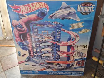 HOTWHEELS SUPER ULTIMATE GARAGE PLAY SET 3 FT TALL
