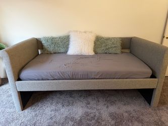 Daybed with trundle - double twin