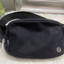 Lululemon Belt Bag Black 