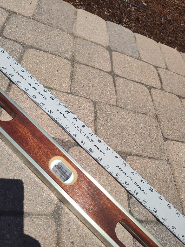 4 Foot Mays Level And Metal Straight Edge