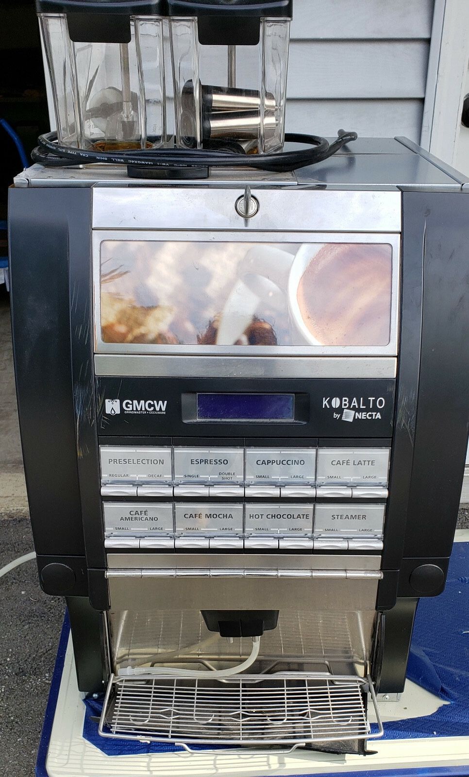 Commercial Espresso & Coffee Vending Machine – Kobalto by Necta